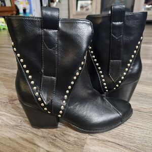 NWT Coconuts by Matisse Black Gold Studded Booties